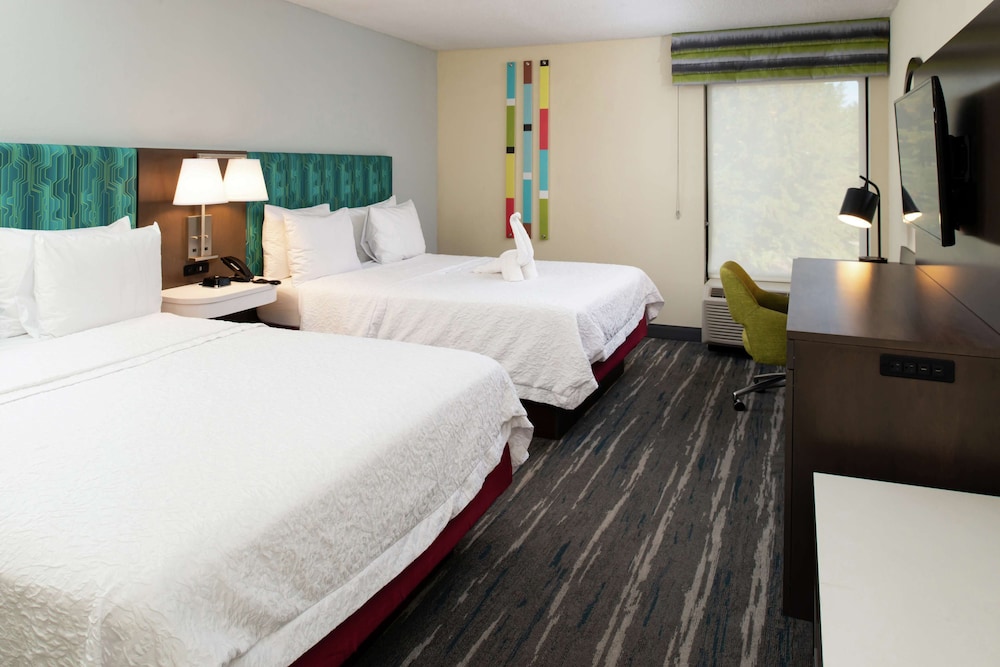 Hampton Inn Greensboro Airport - photo 21