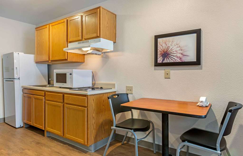 Extended Stay America Select Suites El Paso East - photo 13