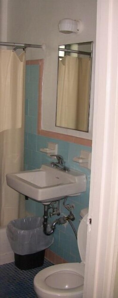 Sherbrooke All Suites Hotel - photo 24