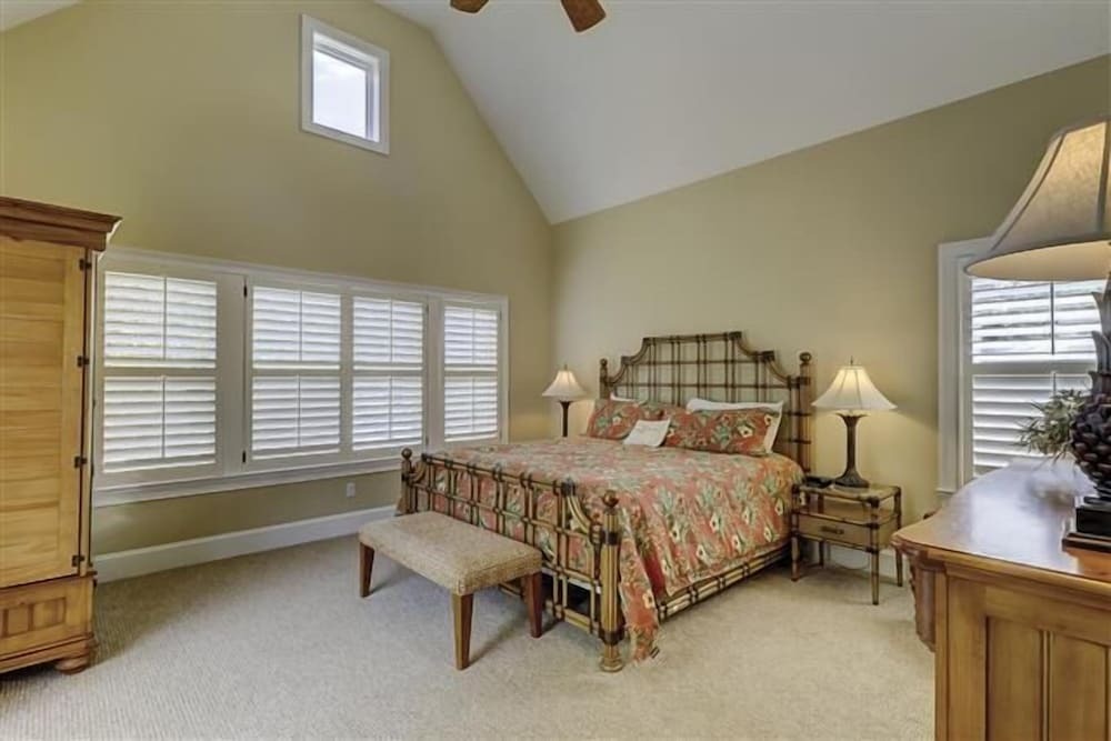 14 Beachside Drive at the Sea Pines Resort - photo 5