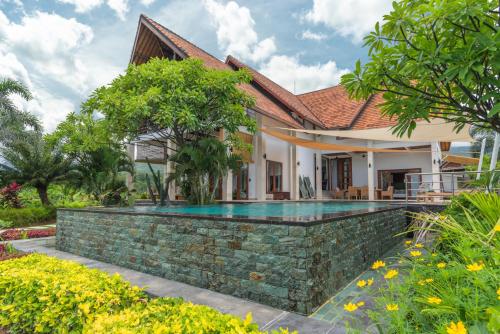 Villa Sentosa — 4-Star Luxury Hotel in Lovina, Indonesia
