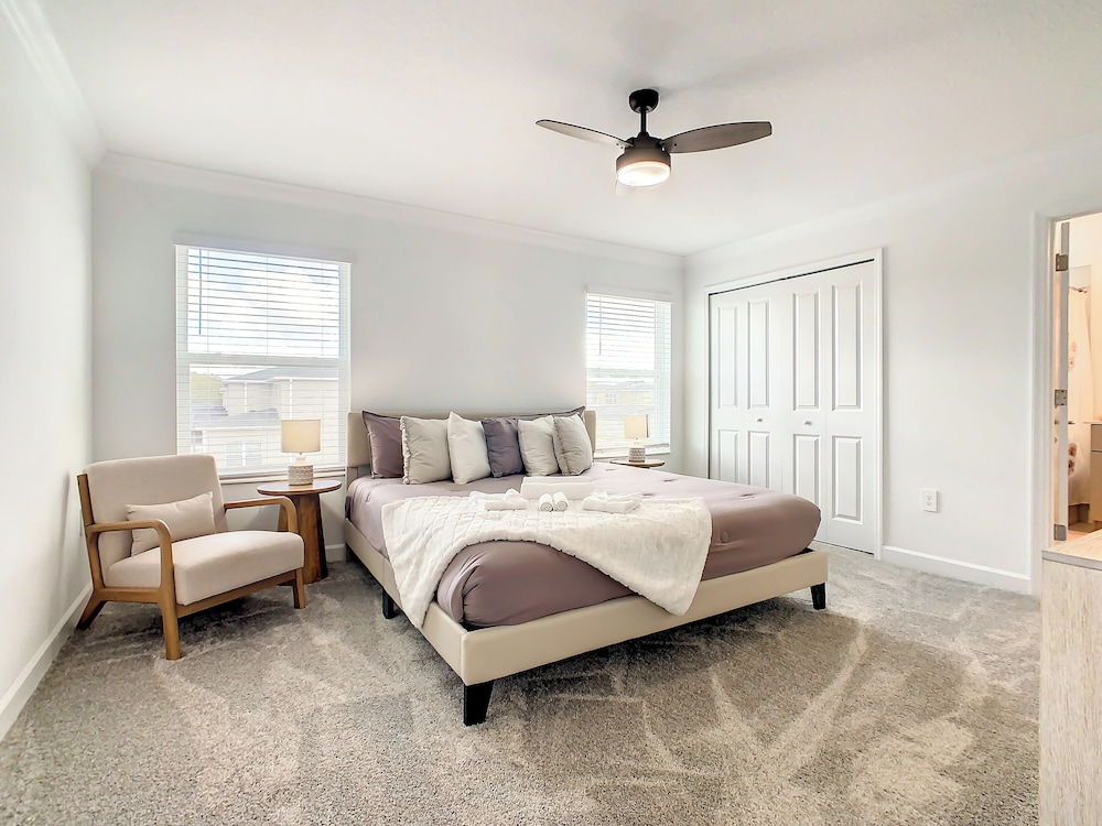 Sophisticated Living at Storey Lake - photo 2