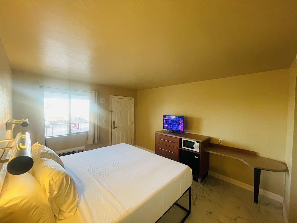 Super 8 Eloy — Eloy — photo 4