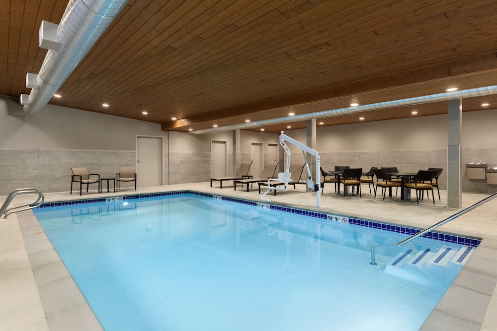 Hampton Inn & Suites Seattle Renton - photo 22