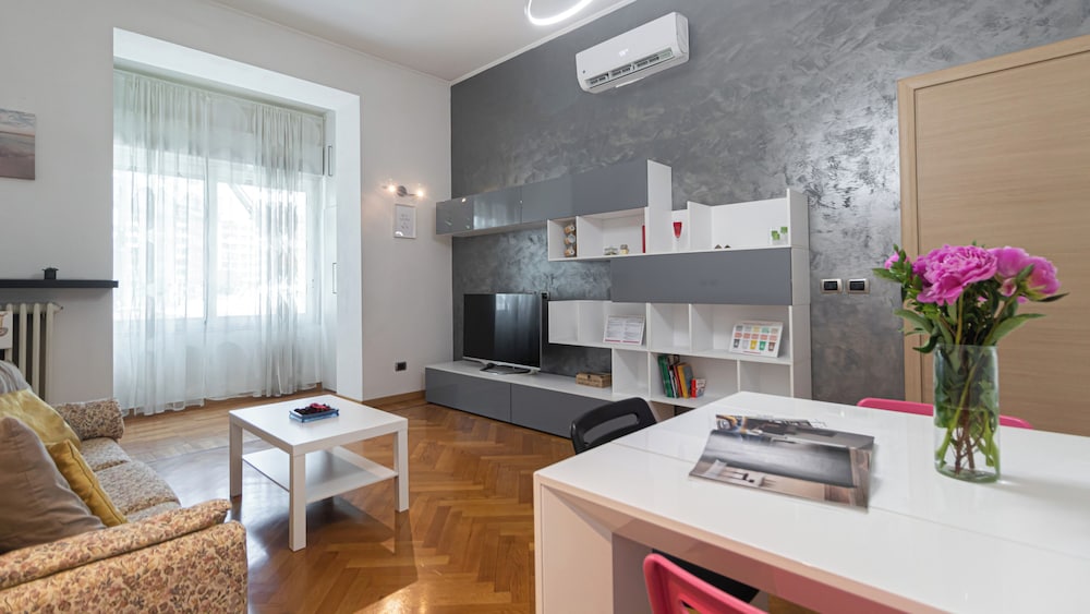 Italianway Comfort Cornalia 24 — 4-Star Luxury Hotel in Milan, Italy