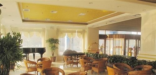 Peace Grand Hotel in Heze, People's Republic of China