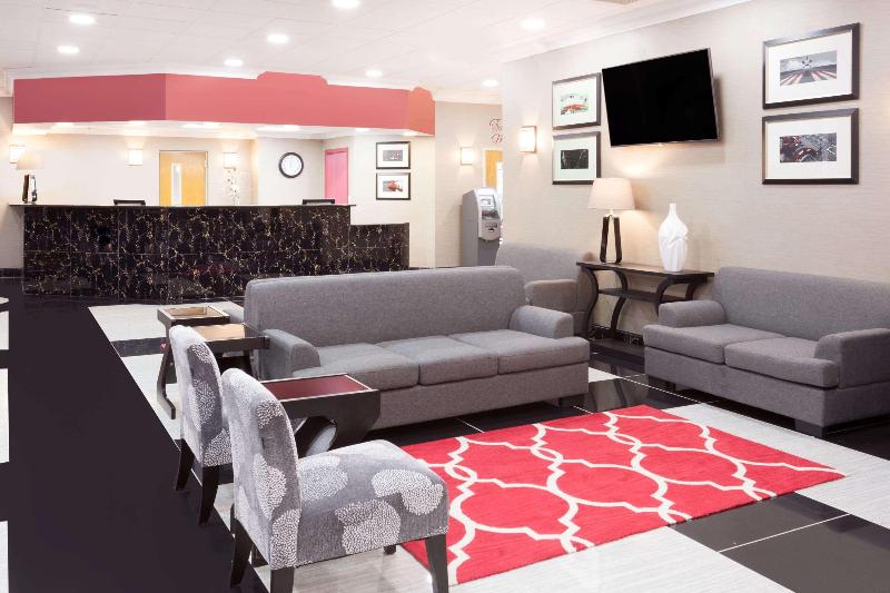 Ramada Plaza by Wyndham Chicago North Shore - photo 6