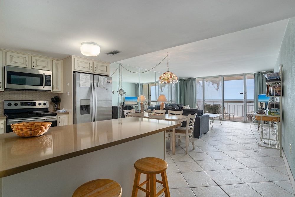 1412 Waters Edge Resort 3 Bedroom Condo by RedAwning - photo 8