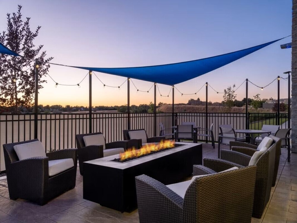 Holiday Inn Express and Suites Meridian Boise west by IHG - photo 31