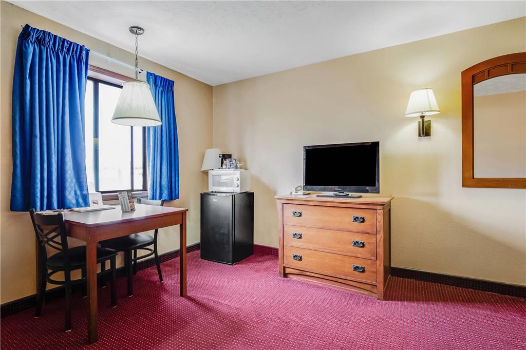 Econo Lodge Junction City I 70 Near Fort Riley - photo 33
