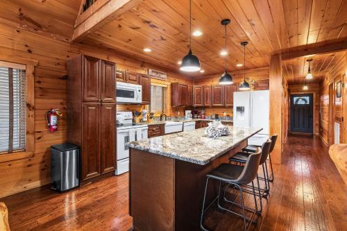Abounding Grace - carbon neutral hotel in Sevierville