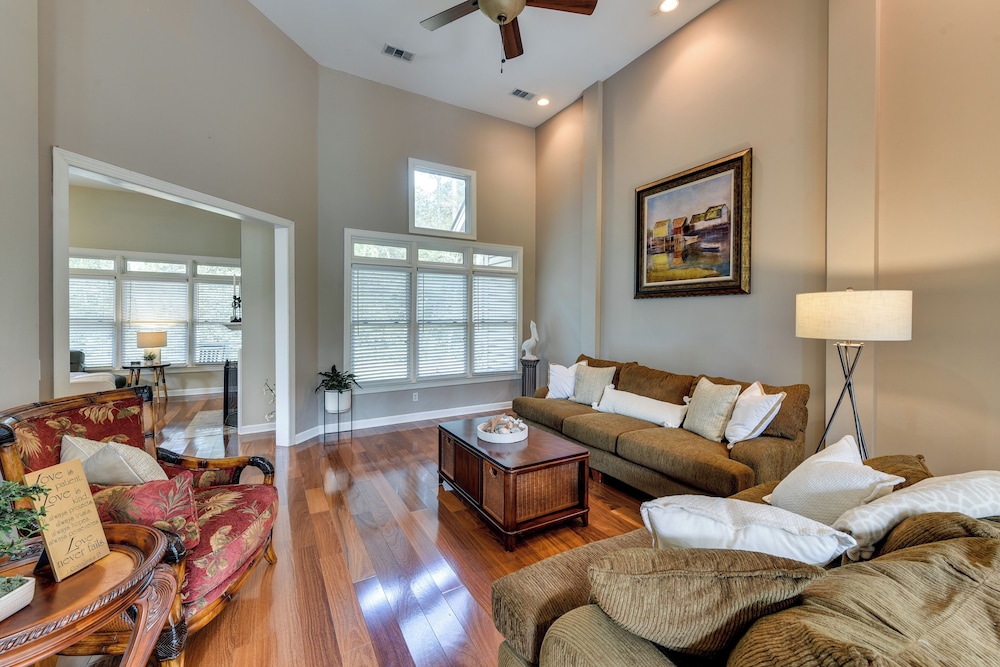 Hilton Head Island Resort Home w Fire Pit - photo 3