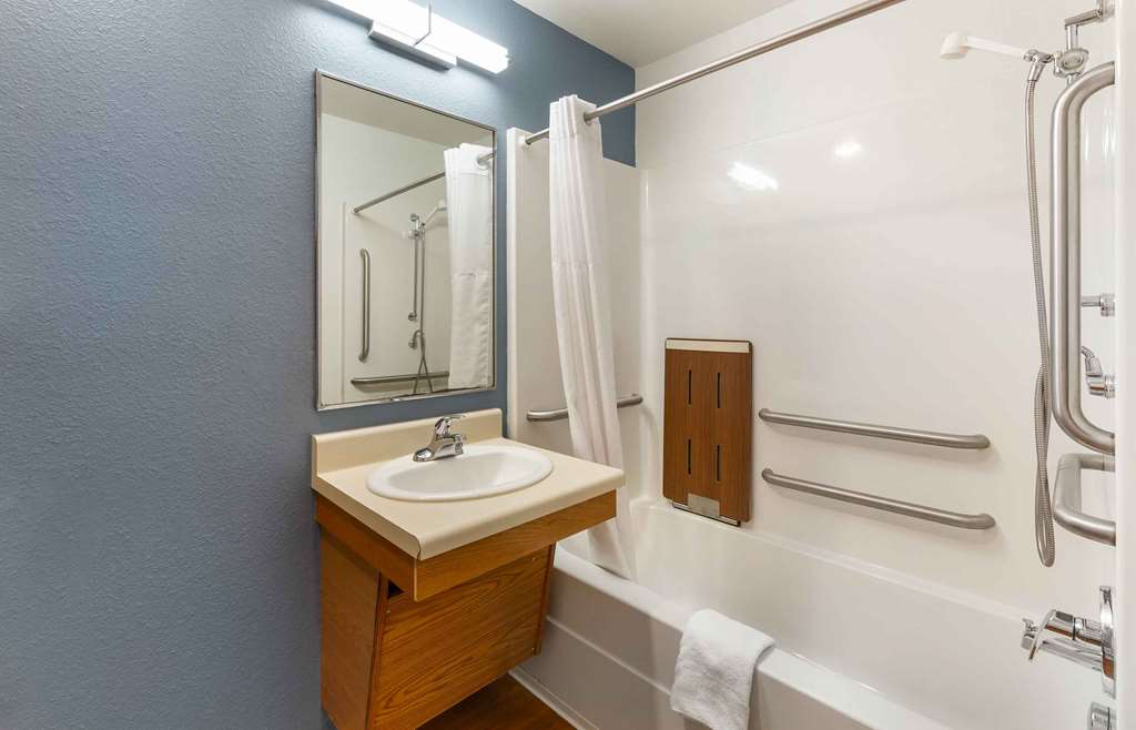 WoodSpring Suites Akron - photo 33