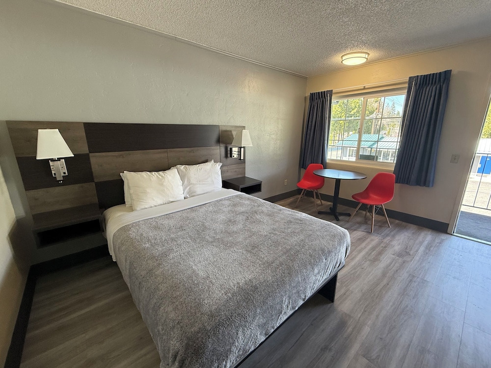 Pine Needles Inn - photo 9