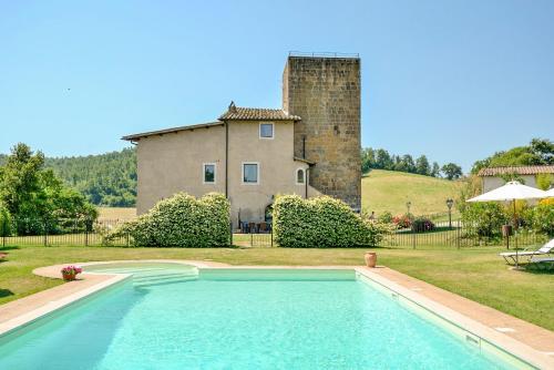 Tenuta la Torraccia Agriturismo — 4-Star Luxury Hotel in Orte, Italy