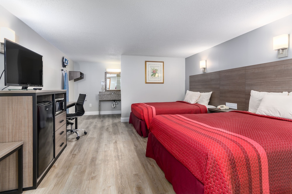 Captains Quarters Motel & Conference Center - photo 9