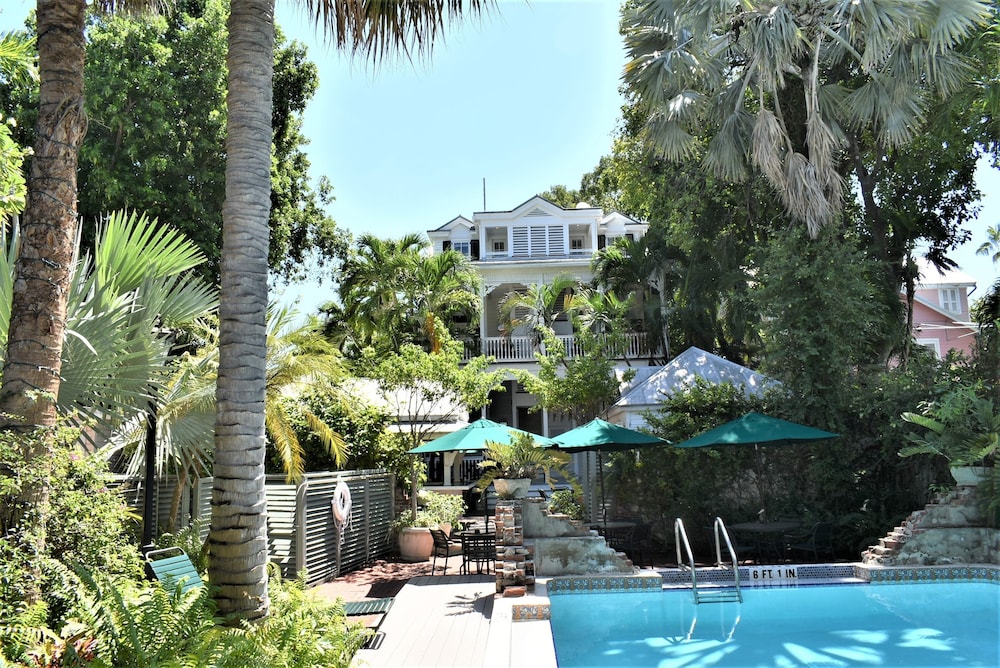 Simonton Court Historic Inn & Cottages - photo 2