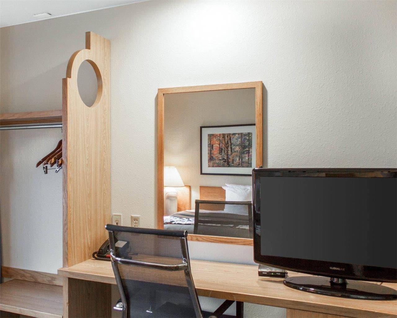 Rodeway Inn Boise Airport - photo 32