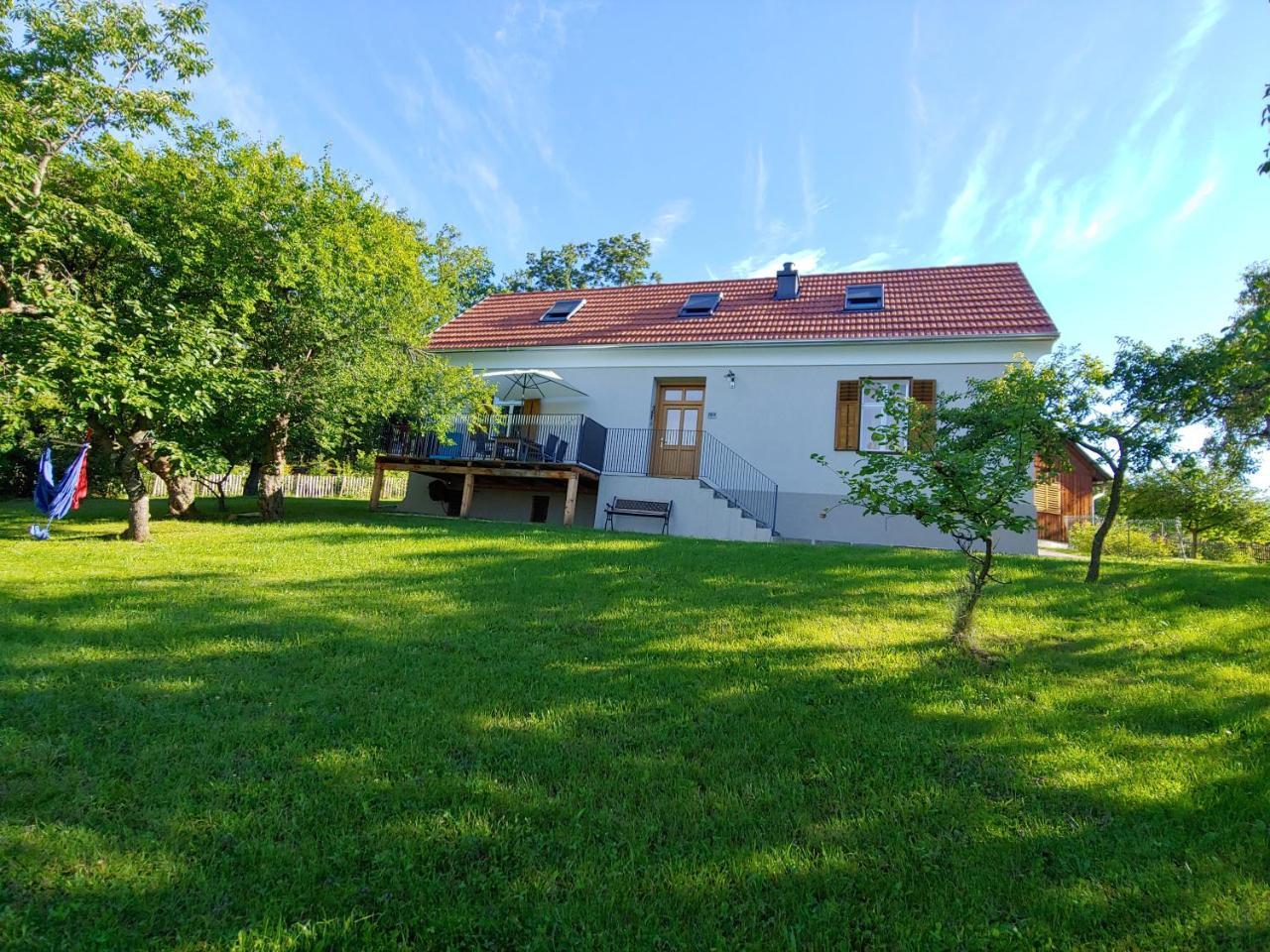 Ferienhaus Zur Opernsangerin — hotel in Hartberg