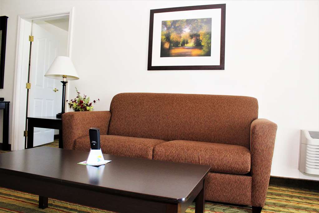 Best Western Visalia Hotel - photo 34
