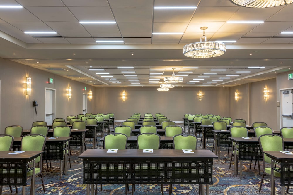 Hilton Garden Inn Reagan National Airport - photo 48