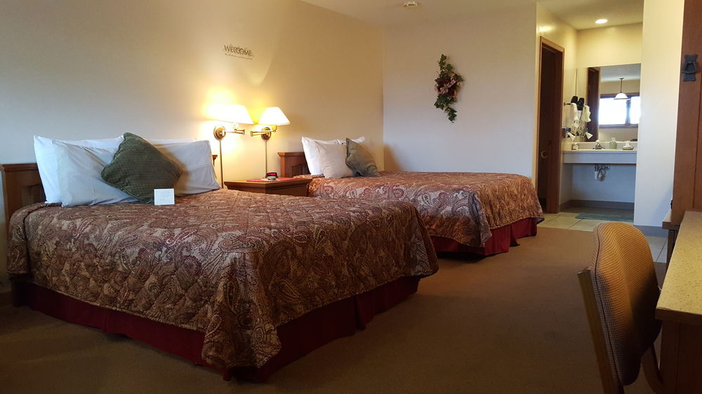 The Plaza Motel - photo 26