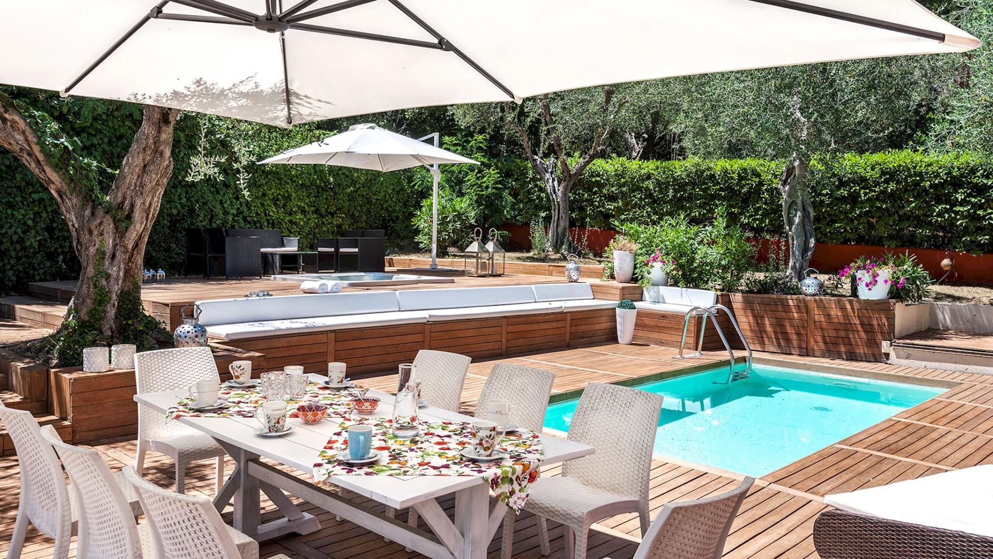 Villa Rossa 12 in Misano Adriatico — 4-Star Luxury Hotel in Misano Adriatico, Italy