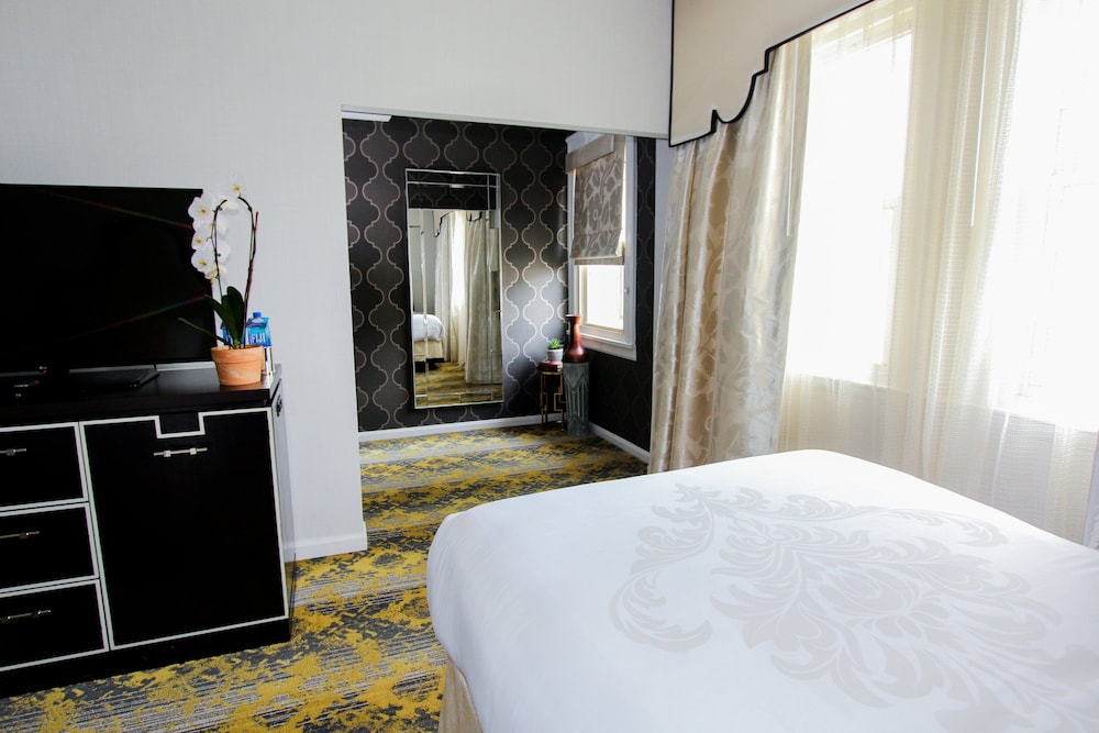 The Churchill Hotel near Embassy Row - photo 19