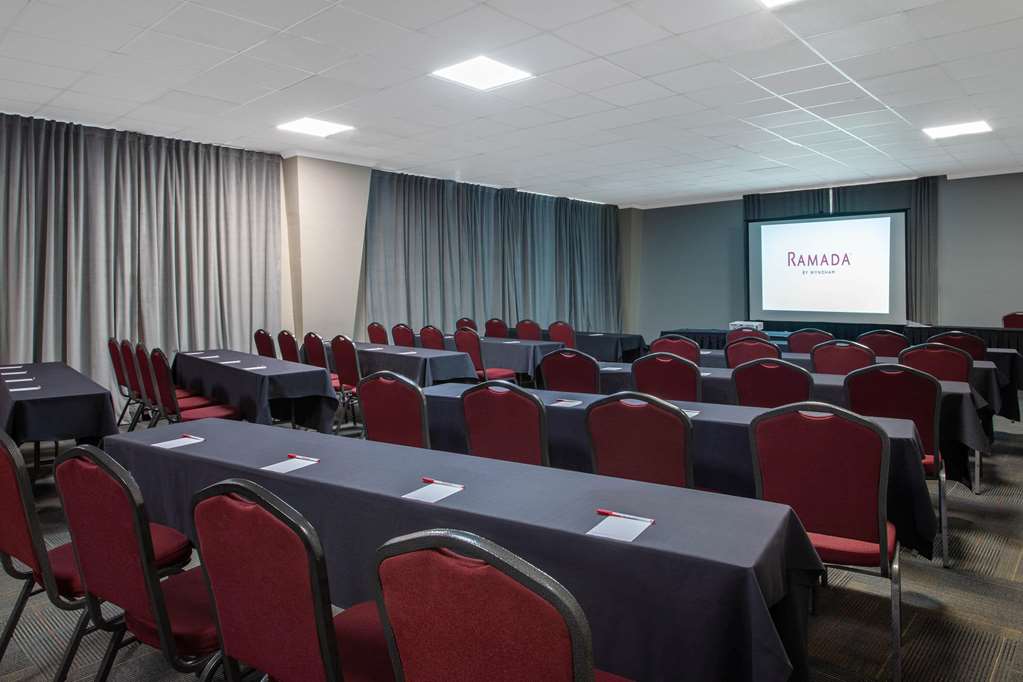 Ramada by Wyndham Tampa Westshore Airport South - photo 38