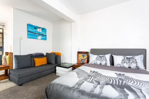 Top Studio with City View