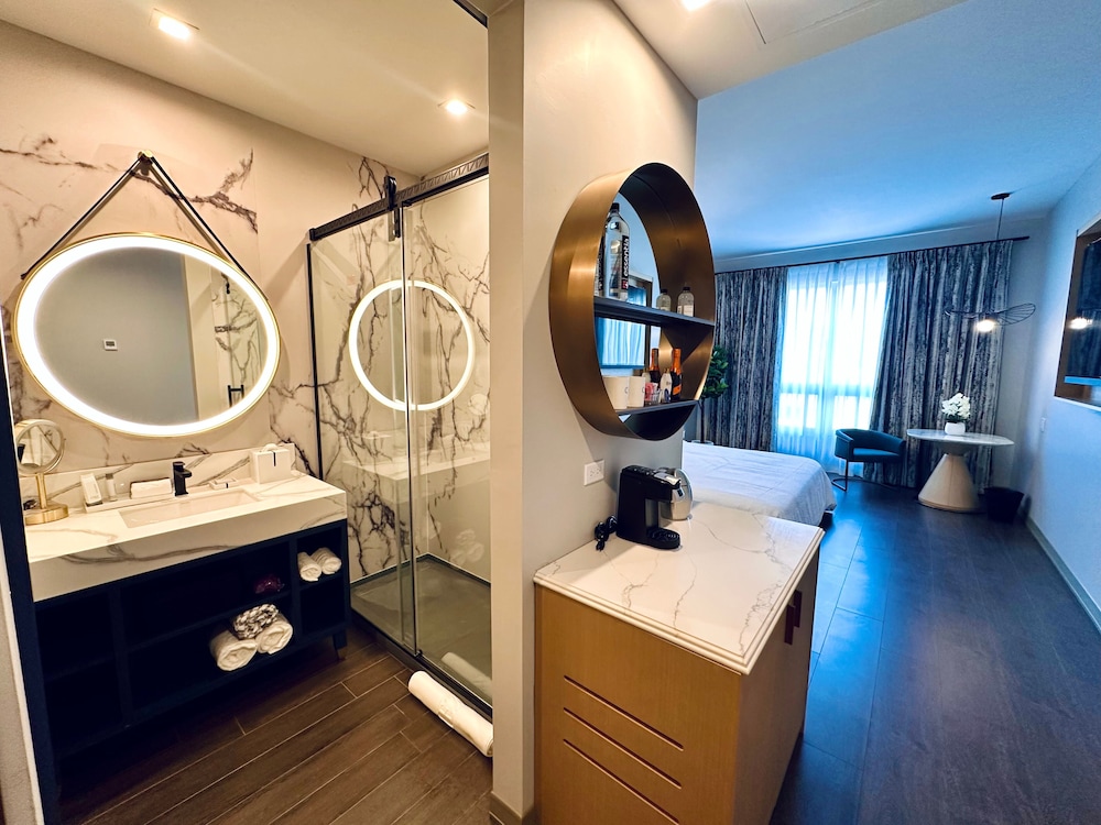 Chez Hotel Arlington Heights - photo 41