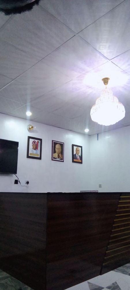 Solomon’s porch hotel and suites — Ondo — photo 3