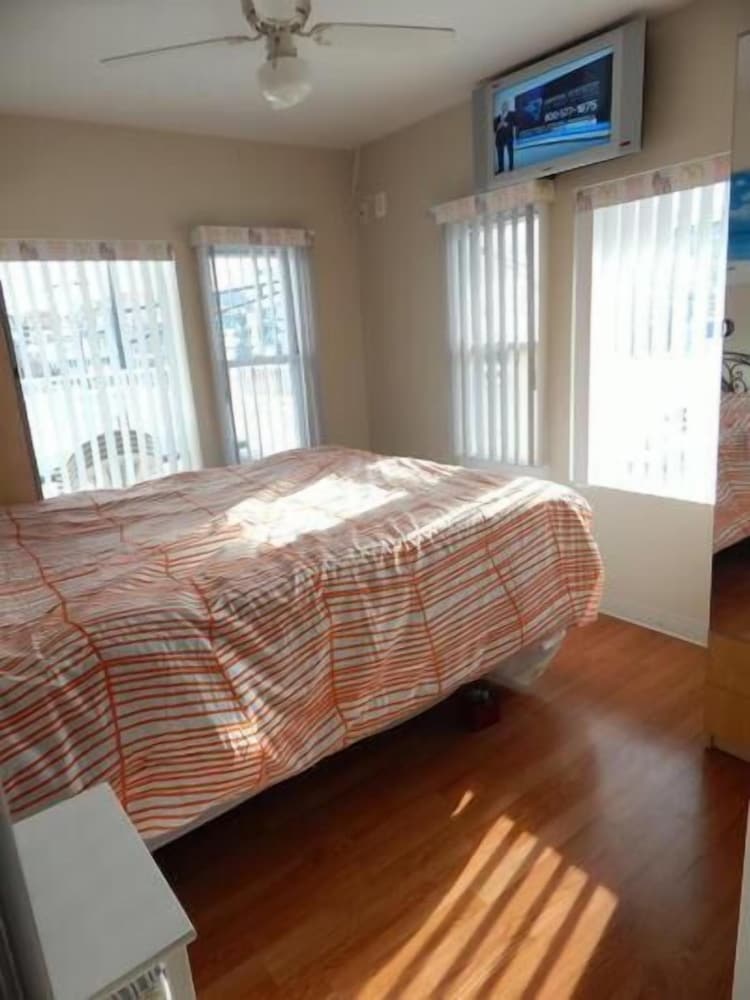 The Sifting Sands Motel - photo 12