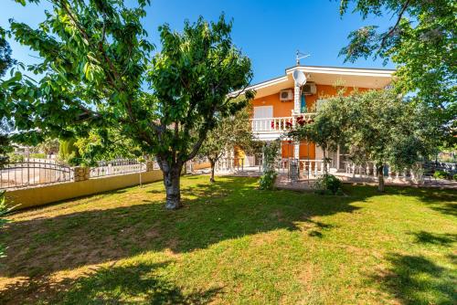 Apartments by the sea Privlaka Zadar 18652 — 4-Star Luxury Hotel in Privlaka, Croatia