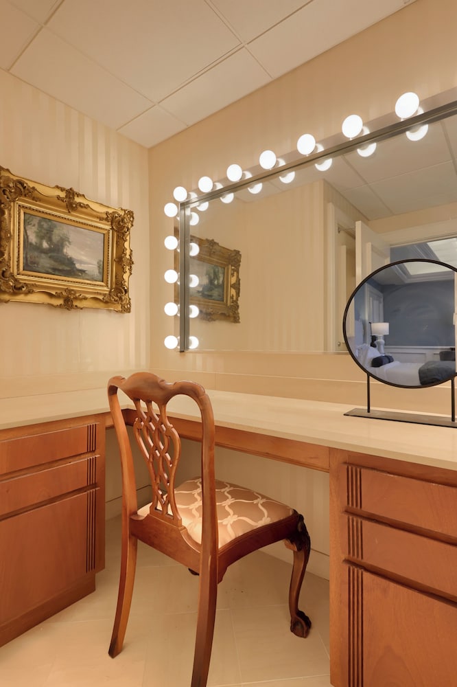 The Executive Suites and Venue - photo 74