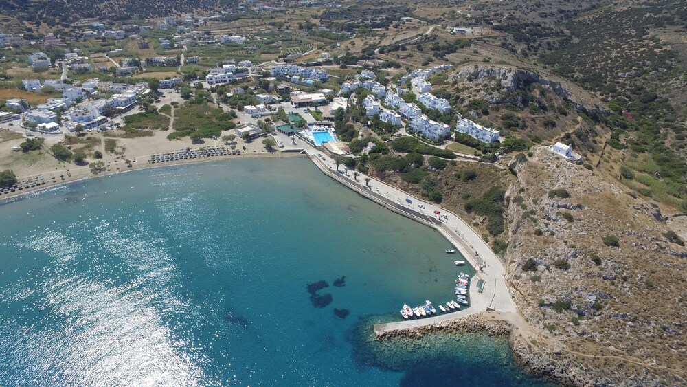 Dolphin Bay Seaside Resort & Suites in Ano Syros, Greece