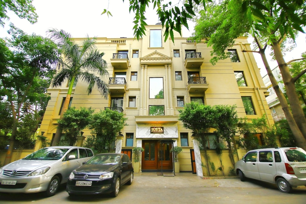 Justa Panchsheel Park