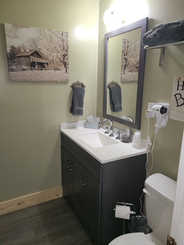 Lamplighter Cabins & Suites - photo 70