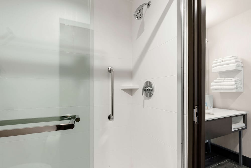 Hampton Inn & Suites Spokane Downtown South - photo 37