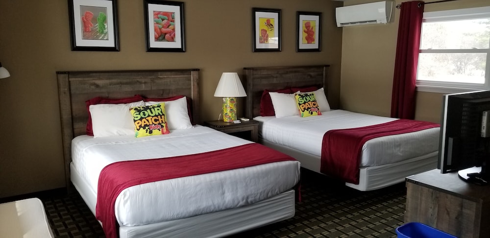 Middlebury Sweets Motel - photo 17