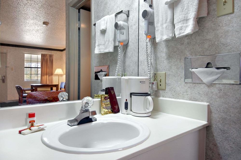 Super 8 By The Galleria North Dallas - photo 12