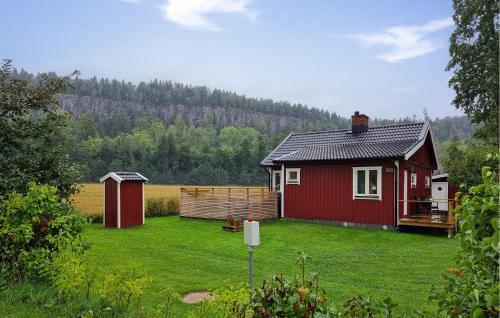 Lovely Home In Vänersnäs — 4-Star Luxury Hotel in Vargon, Sweden