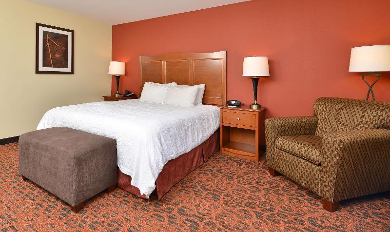 Hampton Inn Ottumwa - photo 58
