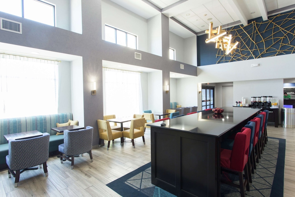 Hampton Inn & Suites Ankeny - photo 35