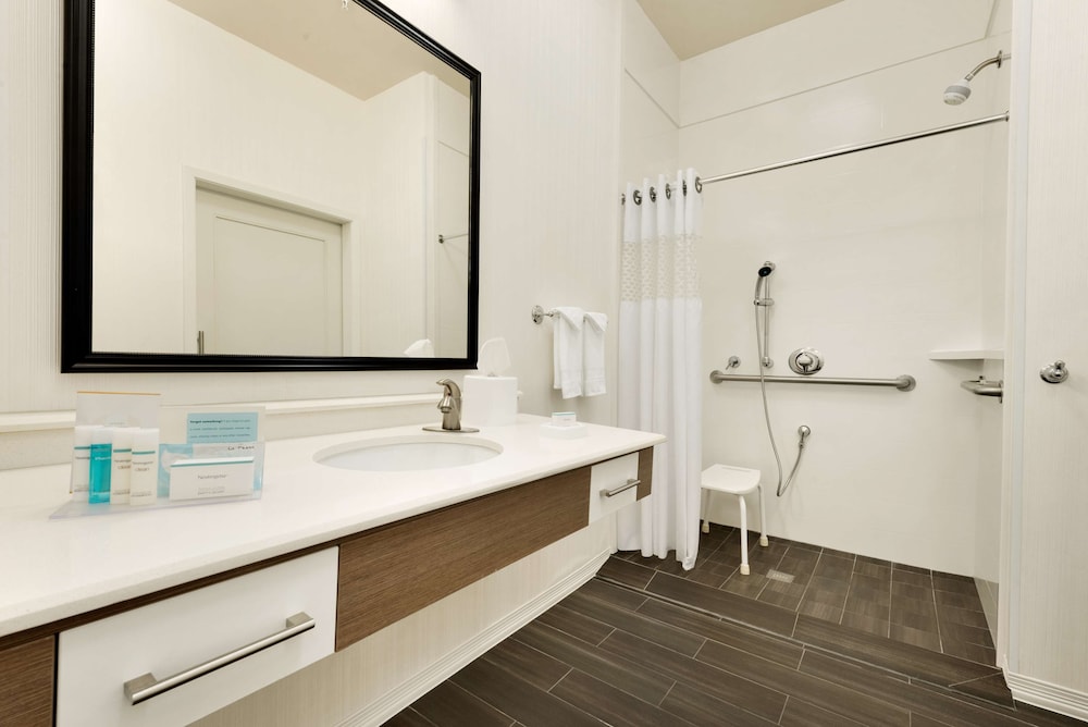 Hampton Inn & Suites Monroe - photo 21