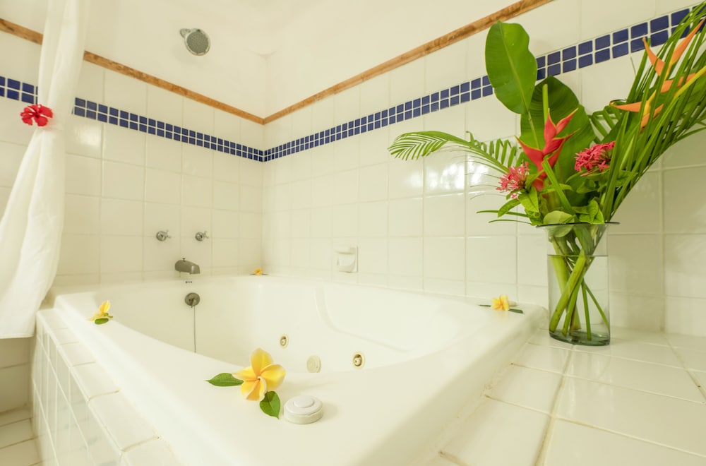Jetted tub