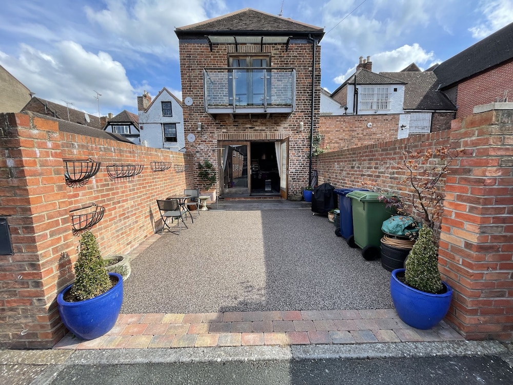 The Coach House — 4-Star Luxury Hotel in Tewkesbury, United Kingdom