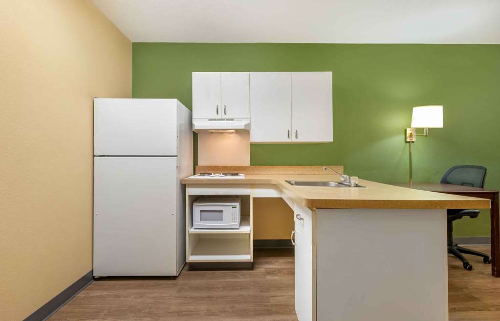 Extended Stay America Suites Minneapolis Maple Grove - photo 29