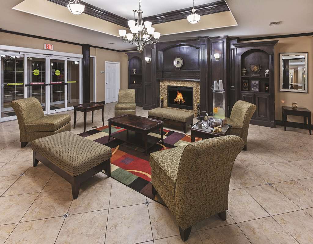 La Quinta Inn & Suites by Wyndham Livingston - photo 6