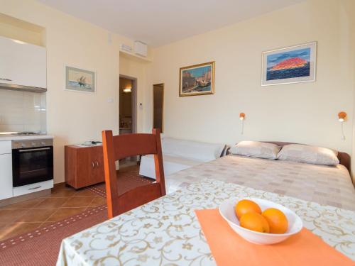 Pulastar Studio Apartment with Terrace